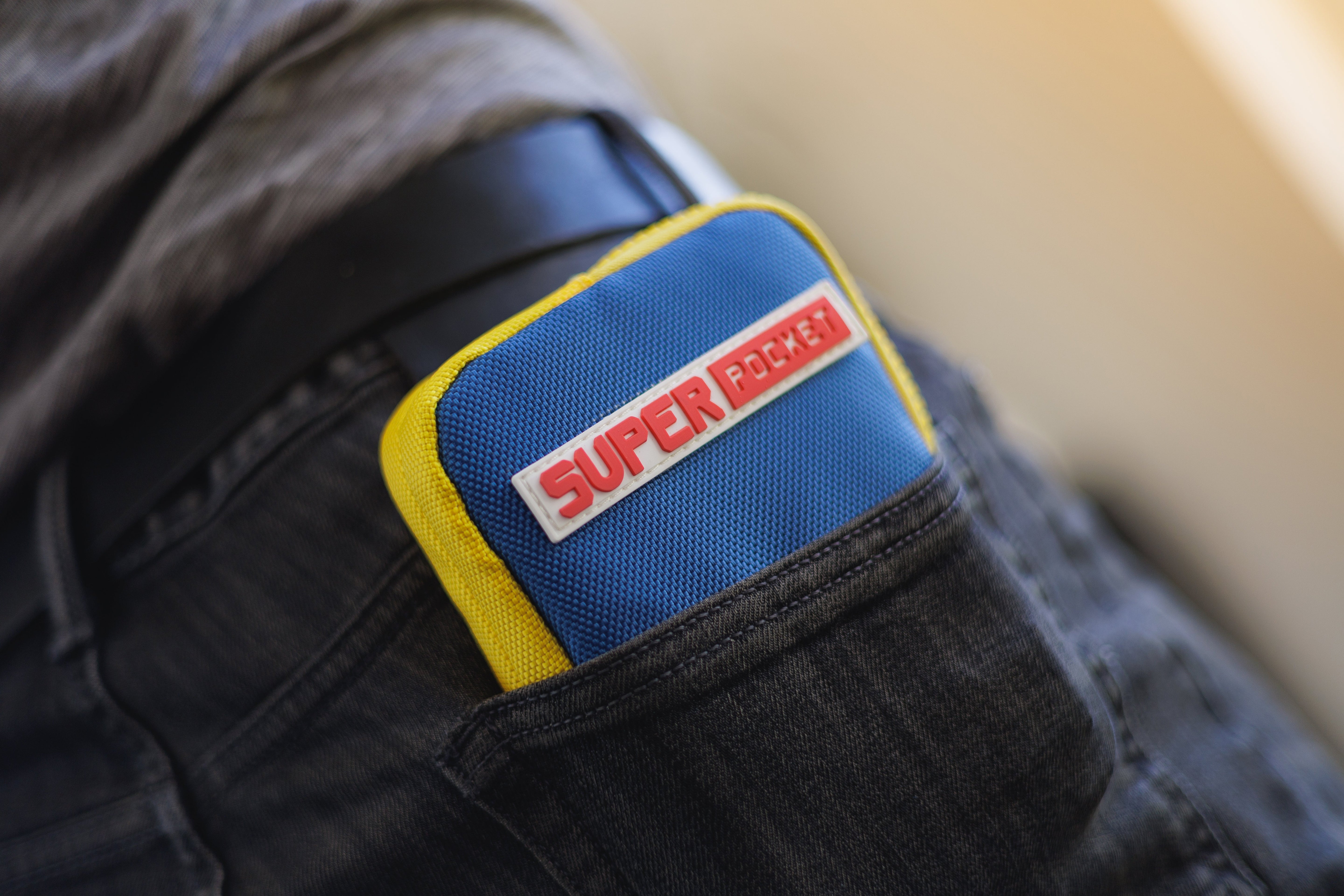 Super Pocket Case Blue/Yellow